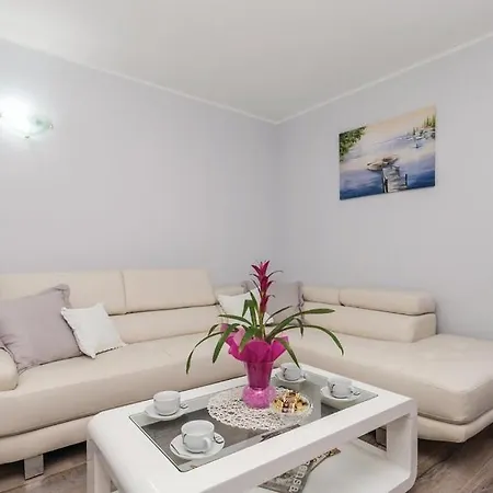 Apartman Viskovo-opatija 4* *