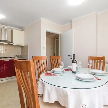Apartman Viskovo-opatija 4* * Viskovo