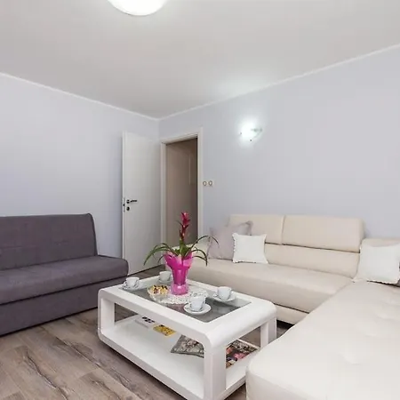 Apartman Viskovo-opatija 4* *