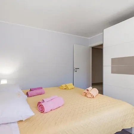 Apartman Viskovo-opatija 4* * Viskovo